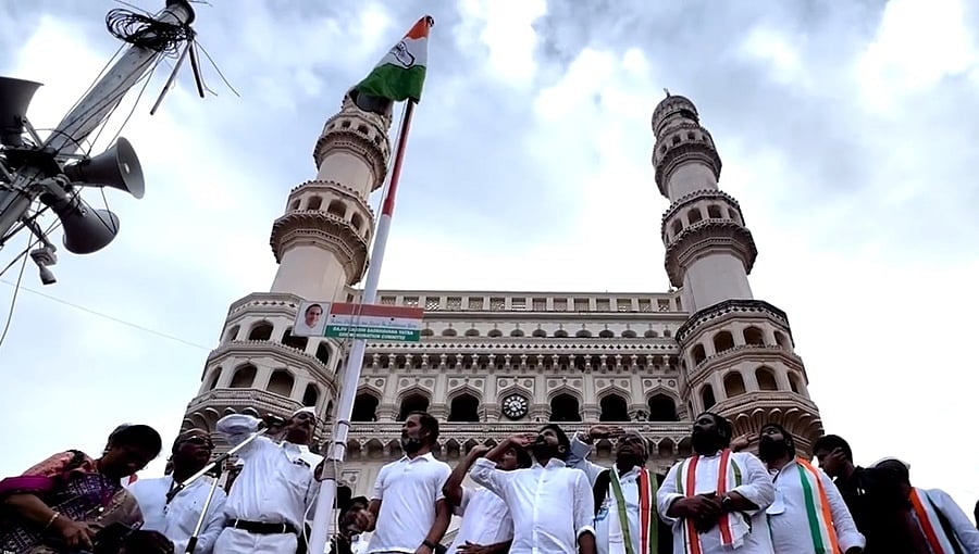 ಚಾರ್ಮಿನಾರ್ ಮುಂದೆ ತ್ರಿವರ್ಣ ಧ್ವಜಾರೋಹಣ ಮಾಡಿದ ರಾಹುಲ್ ಗಾಂಧಿ, ವಿಡಿಯೋ!