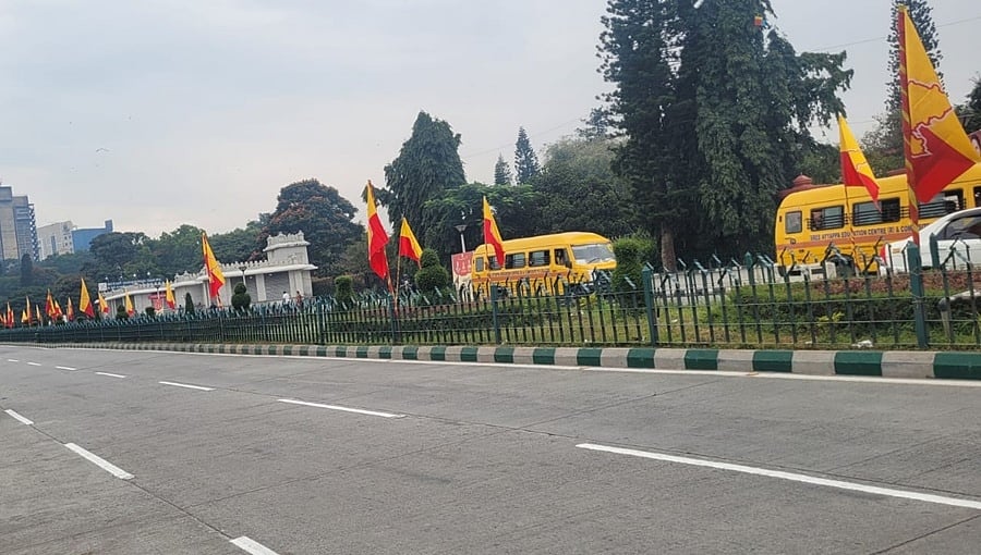 67ನೇ ಕರ್ನಾಟಕ ರಾಜ್ಯೋತ್ಸವ ಸಂಭ್ರಮ; ಎಲ್ಲೆಡೆ ಹರಡಿದ ಕನ್ನಡದ ಕಂಪು, ಕಂಠೀರವ ಸ್ಟೇಡಿಯಂನಲ್ಲಿ ಸಕಲ ಸಿದ್ಧತೆ