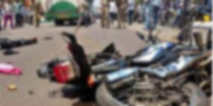 ಬೆಂಗಳೂರಿನಲ್ಲಿ ಭೀಕರ ಅಪಘಾತ: ವ್ಯಕ್ತಿಯ ತಲೆ ಮೇಲೆ ಕಾರು ಹರಿದು ಬೈಕ್ ಸವಾರ ದುರ್ಮರಣ!