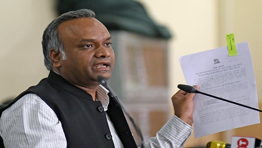 ಪ್ರಿಯಾಂಕ್ ಖರ್ಗೆಗೆ ಶೂಟ್​ ಮಾಡುವ ಬೆದರಿಕೆ: ಕಲಬುರಗಿ ಬಿಜೆಪಿ ಮುಖಂಡ ಅರೆಸ್ಟ್