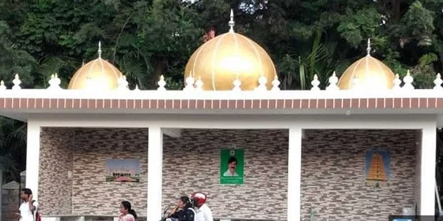 ಮೈಸೂರಿನಲ್ಲಿ ಗುಂಬಜ್ ಮಾದರಿ ಬಸ್ ನಿಲ್ದಾಣ ವಿವಾದ: ವಾರದೊಳಗೆ ತೆರವುಗೊಳಿಸಿ; ಪಾಲಿಕೆಗೆ ರಾಷ್ಟ್ರೀಯ ಹೆದ್ದಾರಿ ಪ್ರಾಧಿಕಾರ ನೋಟಿಸ್