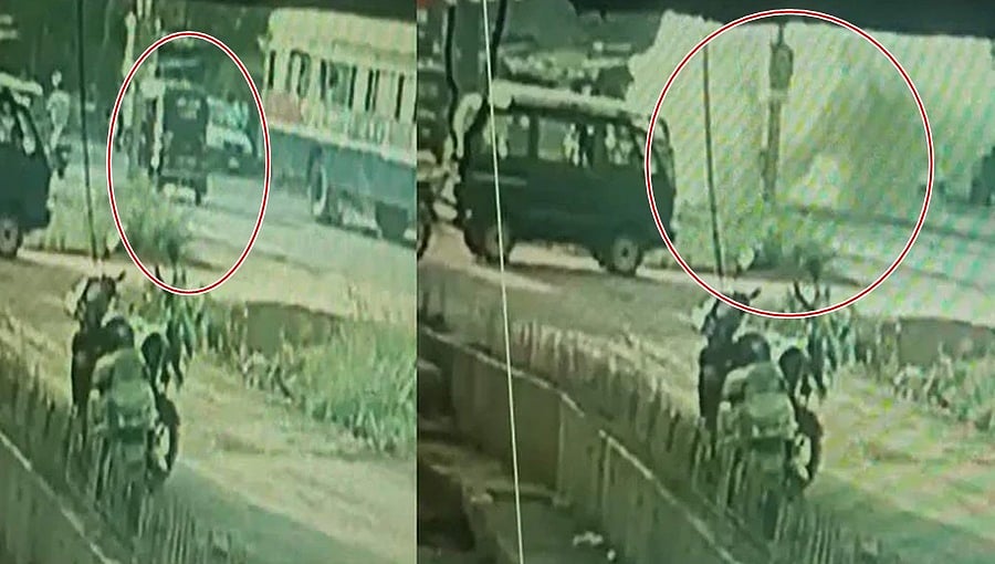 ಮಂಗಳೂರು: ಚಲಿಸುತ್ತಿದ್ದ ಆಟೋದಲ್ಲಿ ನಿಗೂಢ ಸ್ಫೋಟ, ಚಾಲಕ, ಪ್ರಯಾಣಿಕನಿಗೆ ಗಾಯ, ಬೆಚ್ಚಿಬಿದ್ದ ಸ್ಥಳೀಯರು!