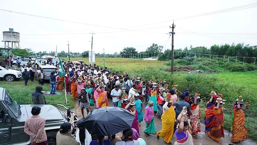 ಜೆಡಿಎಸ್ ಪಂಚರತ್ನ ಯಾತ್ರೆಗೆ ಮಳೆ ಅಡ್ಡಿ: ವಾರದಮಟ್ಟಿಗೆ ಕಾರ್ಯಕ್ರಮ ಮುಂದೂಡಿದ ಎಚ್.ಡಿಕೆ
