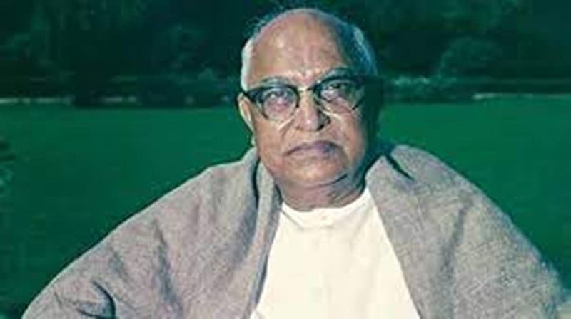 ಎಸ್. ನಿಜಲಿಂಗಪ್ಪ 1999 ರಲ್ಲಿ ರಾಜಕೀಯಕ್ಕೆ