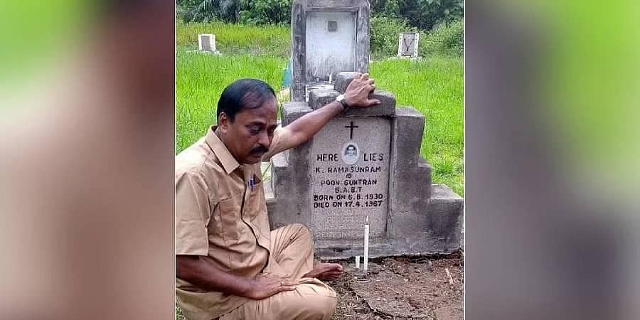 55 ವರ್ಷಗಳ ನಂತರ ತಂದೆಯ ಸಮಾಧಿ ಪತ್ತೆಹಚ್ಚಲು ಮಲೇಷ್ಯಾಗೆ ಹೋದ ಮಗ; ಸಮಾಧಿ ಕಂಡು ಪುತ್ರ ಮಾಡಿದ್ದೇನು?