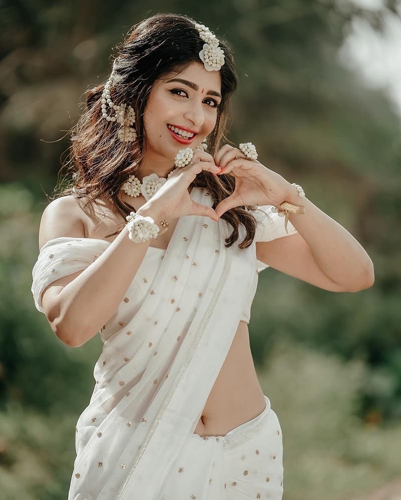 ನವೆಂಬರ್ 28ರ ಬೆಳಗ್ಗೆ ಮುಹೂರ್ತ 9.30ರಿಂದ 10.32ರ ಶುಭ ಲಗ್ನದಲ್ಲಿ ಮದುವೆ ಶಾಸ್ತ್ರ ನಡೆಯಲಿದ್ದು ಕನ್ನಡ ಚಿತ್ರರಂಗದ ಸೆಲೆಬ್ರಿಟಿಗಳು ಸಮಾರಂಭದಲ್ಲಿ ಭಾಗಿಯಾಗಲಿದ್ದಾರೆ.