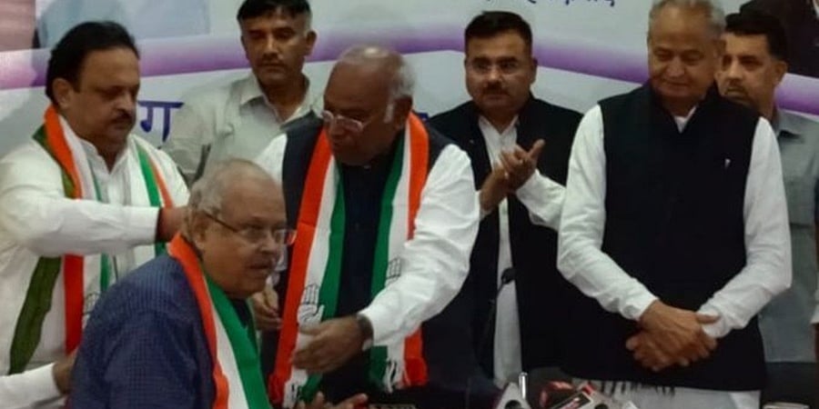 ಗುಜರಾತ್ ಚುನಾವಣೆ: ಬಿಜೆಪಿ ಮಾಜಿ ಸಚಿವ ಜಯನಾರಾಯಣ ವ್ಯಾಸ್ ಕಾಂಗ್ರೆಸ್ ಸೇರ್ಪಡೆ