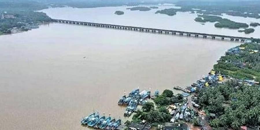 ಉತ್ತರ ಕನ್ನಡ ಜಿಲ್ಲೆಯ ಐದು ಬಂದರುಗಳಲ್ಲಿ ಹೂಳೆತ್ತುವ ಕಾರ್ಯ ಶೀಘ್ರ ಆರಂಭ: ಕೋಟಾ ಶ್ರೀನಿವಾಸ ಪೂಜಾರಿ