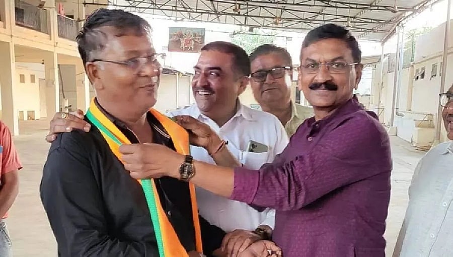 ಎಎಪಿಗೆ ಹಿನ್ನಡೆ: ಗುಜರಾತ್ ಚುನಾವಣಾ ಕಣ ತೊರೆದು ಬಿಜೆಪಿ ಸೇರಿದ ಮತ್ತೊಬ್ಬ ಆಮ್ ಆದ್ಮಿ ಪಕ್ಷದ ಅಭ್ಯರ್ಥಿ!