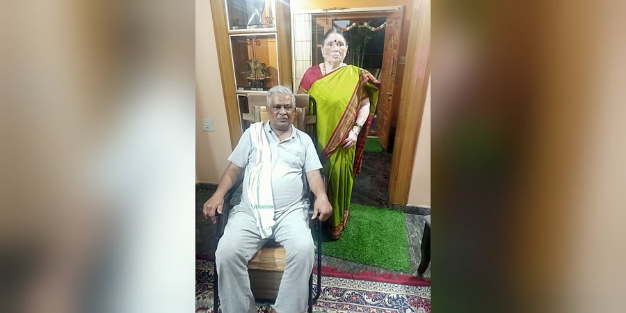 ಬೆಂಗಳೂರು: ಕೆಂಪೇಗೌಡ ಲೇಔಟ್‌ನಲ್ಲಿ ರಸ್ತೆಗೆ ಬೇಲಿ ಹಾಕಿ ವೃದ್ಧ ದಂಪತಿ ಪ್ರತಿಭಟನೆ, ಬಿಡಿಎ ವಿರುದ್ಧ ಕಿಡಿ