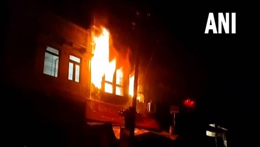 ಉತ್ತರಪ್ರದೇಶದಲ್ಲಿ ಅಗ್ನಿ ಅವಘಡ: ಒಂದೇ ಕುಟುಂಬದ 6 ಮಂದಿ ಸಜೀವ ದಹನ, ರೂ.2 ಲಕ್ಷ ಪರಿಹಾರ ಘೋಷಿಸಿದ ಸಿಎಂ ಯೋಗಿ ಆದಿತ್ಯಾನಾಥ್