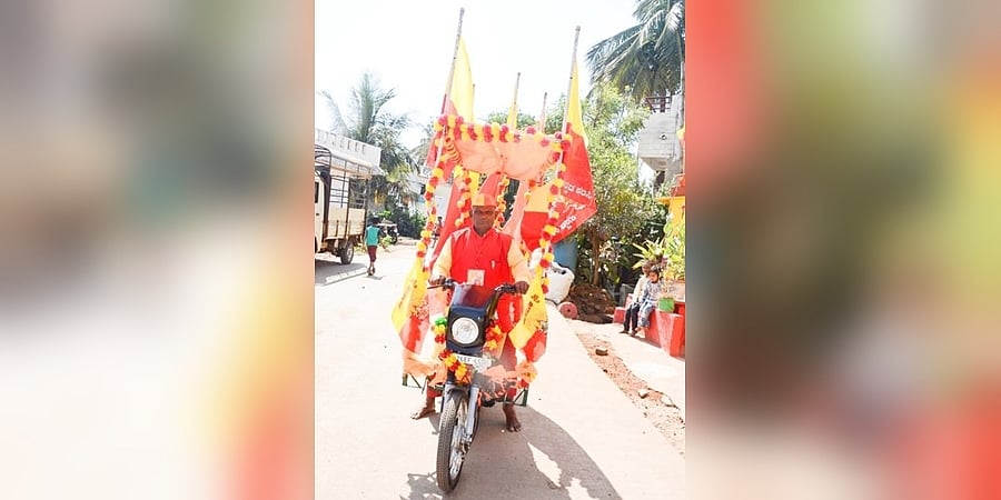 ಗದಗ: 69 ವರ್ಷದ ಮಲ್ಲಿಕಾರ್ಜುನ ಖಂಡೆಮ್ಮನವರ್ ಗೆ ವರ್ಷಪೂರ್ತಿ ರಾಜ್ಯೋತ್ಸವ