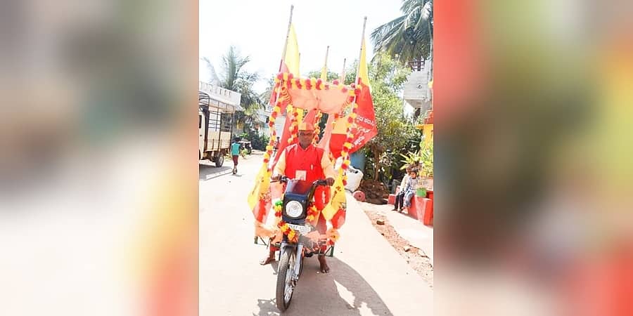 ಗದಗ: 69 ವರ್ಷದ ಮಲ್ಲಿಕಾರ್ಜುನ ಖಂಡೆಮ್ಮನವರ್ ಗೆ ವರ್ಷಪೂರ್ತಿ ರಾಜ್ಯೋತ್ಸವ