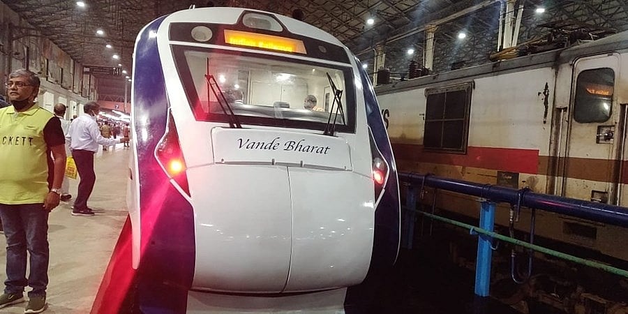 ಬೆಂಗಳೂರು ಮೂಲಕ ಮೈಸೂರು ತಲುಪಿದ ವಂದೇ ಭಾರತ್ ಎಕ್ಸ್ ಪ್ರೆಸ್ ರೈಲು: ಈ ರೈಲಿನ ವಿಶೇಷತೆಗಳೇನು?