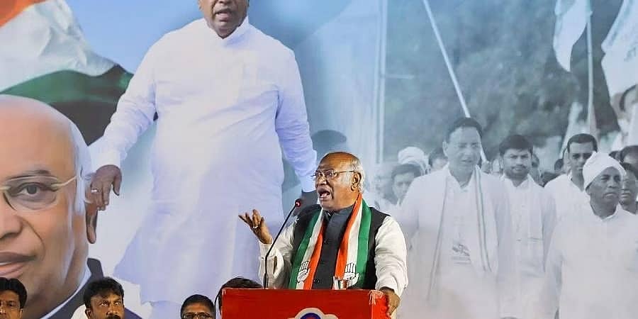 ಅಲ್ಪಸಂಖ್ಯಾತ ವಿದ್ಯಾರ್ಥಿಗಳಿಗೆ ವಿದ್ಯಾರ್ಥಿ ವೇತನ ಸ್ಥಗಿತ: ಮೋದಿ ಸರ್ಕಾರದ ವಿರುದ್ಧ ಖರ್ಗೆ ವಾಗ್ದಾಳಿ