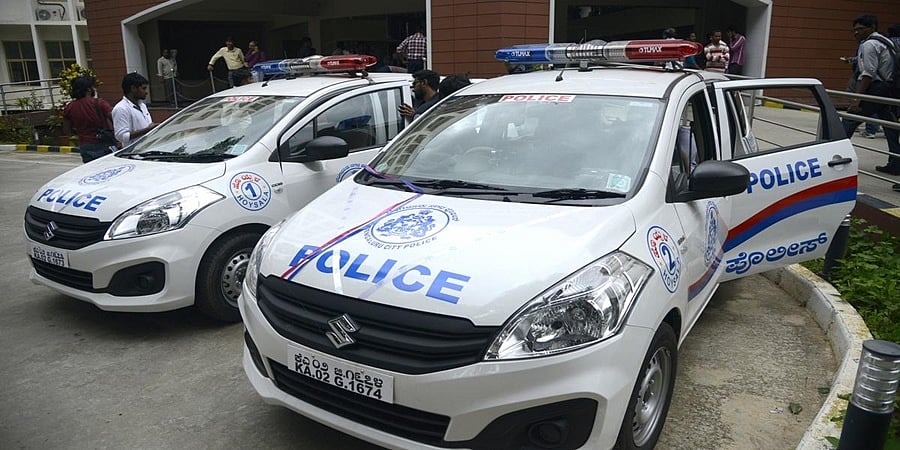 ಬೆಂಗಳೂರು: ದಂಪತಿಯಿಂದ ಹಣ ವಸೂಲಿ, ಇಬ್ಬರು ಹೊಯ್ಸಳ ಗಸ್ತು ಪೊಲೀಸ್ ಅಮಾನತು