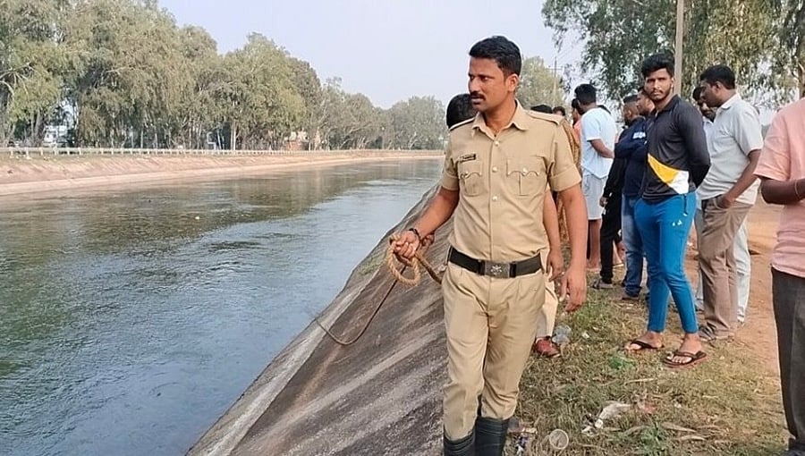 ಹೊಸಪೇಟೆ: ಕಾಲುವೆಯಲ್ಲಿ ಮುಳುಗಿ ಮೂವರು ವಿದ್ಯಾರ್ಥಿಗಳ ದುರ್ಮರಣ