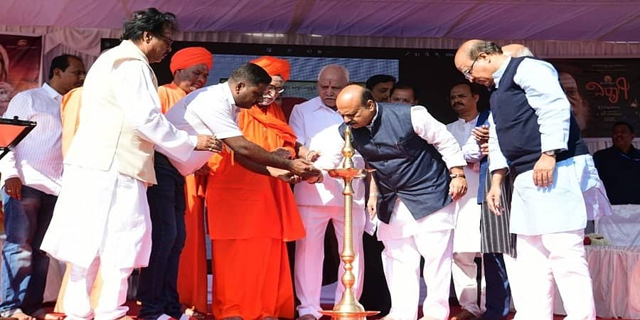 ಹಾನಗಲ್ ಕುಮಾರಸ್ವಾಮಿ ಜೀವನ ಚರಿತ್ರೆ ಆಧಾರಿತ 'ವಿರಾಟಪುರ ವಿರಾಗಿ' ಟ್ರೈಲರ್: ಸಿಎಂ ಬೊಮ್ಮಾಯಿರಿಂದ ಬಿಡುಗಡೆ