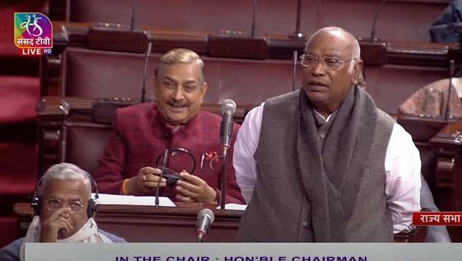 ದೇಶಕ್ಕಾಗಿ ಒಂದು ನಾಯಿಯನ್ನೂ ಕೂಡ ಕಳೆದುಕೊಂಡಿಲ್ಲ? ಹೇಳಿಕೆ: ಖರ್ಗೆ ವಿರುದ್ಧ ಬಿಜೆಪಿ ಕಿಡಿ, ಕ್ಷಮೆಗೆ ಆಗ್ರಹ, ಸಂಸತ್ತಿನಲ್ಲಿ ತೀವ್ರ ಗದ್ದಲ