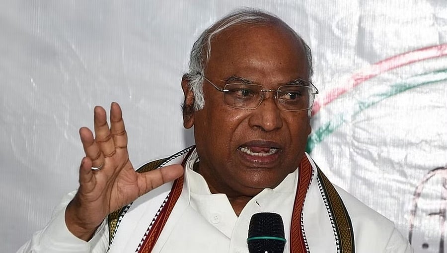 ಪವನ್ ಖೇರಾ ಬಂಧನ ಹಿಟ್ಲರ್‌ಶಾಹಿ ಎಂದ ಮಲ್ಲಿಕಾರ್ಜುನ ಖರ್ಗೆ