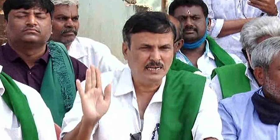 ಕಬ್ಬು ಬೆಳೆಗಾರರ ಬೇಡಿಕೆ ಈಡೇರಿಸದಿದ್ದಲ್ಲಿ ಸಿಎಂ ಮನೆಗೆ ಮುತ್ತಿಗೆ- ಕುರುಬೂರು ಶಾಂತಕುಮಾರ್