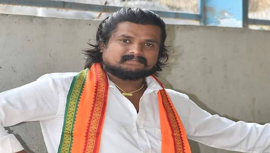 ರಾಜ್ ಕುಟುಂಬದ ಬಗ್ಗೆ ಕೆಟ್ಟದಾಗಿ ಮಾತನಾಡಿದ ಆರೋಪ; ಹಿಂದೂ ಸಂಘಟನೆ ಮುಖಂಡ ಪುನೀತ್​​ ಕೆರೆಹಳ್ಳಿಗೆ ಧರ್ಮದೇಟು!