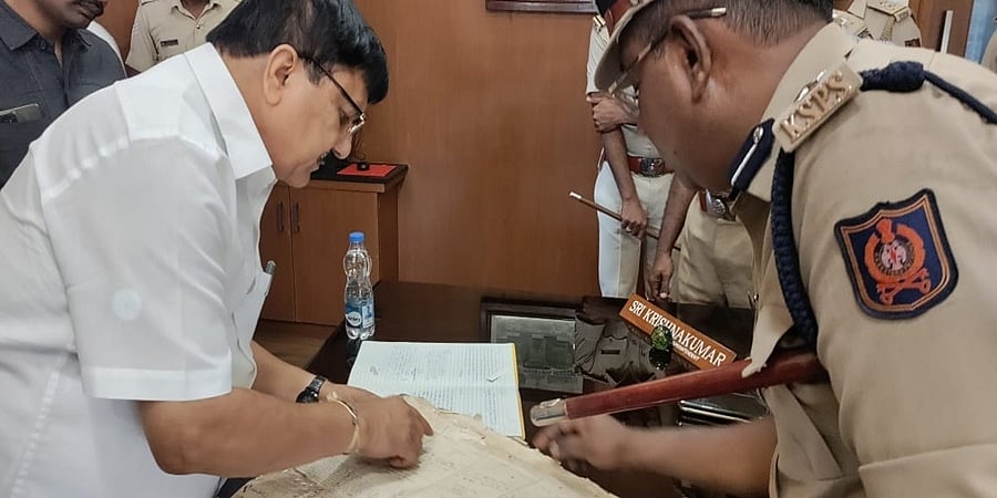 ಬೆಳಗಾವಿ: ಹಿಂಡಲಗಾ ಜೈಲಿಗೆ ಗೃಹ ಸಚಿವ ಆರಗ ಜ್ಞಾನೇಂದ್ರ ದಿಢೀರ್ ಭೇಟಿ: ಸೌಕರ್ಯಗಳ ಪರಿಶೀಲನೆ