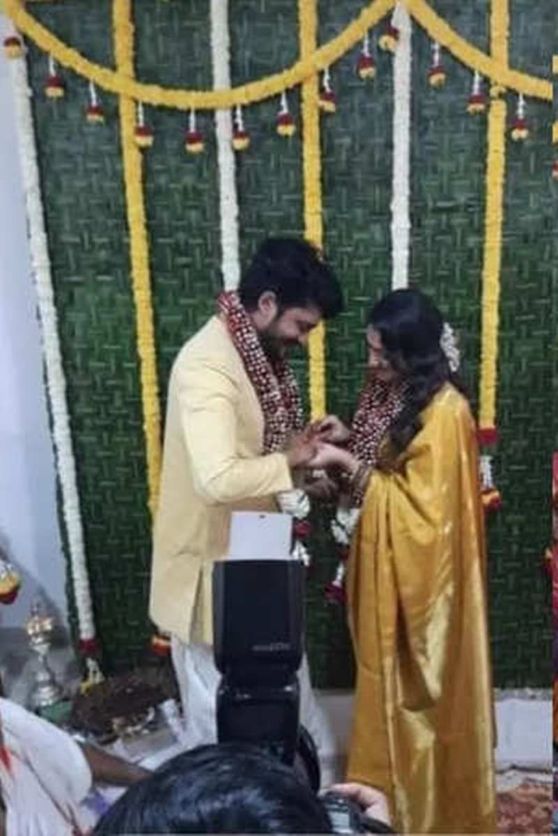 ಕುಟುಂಬಸ್ಥರು, ಸ್ನೇಹಿತರು ಮಾತ್ರ ಈ ನಿಶ್ಚಿತಾರ್ಥದಲ್ಲಿ ಭಾಗವಹಿಸಿದ್ದರು.