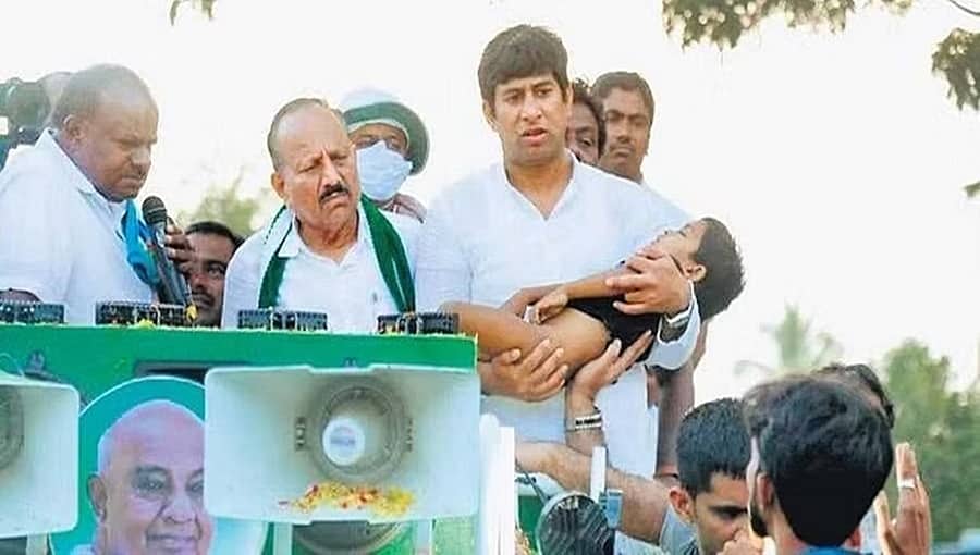 ತುಮಕೂರು: 5 ವರ್ಷದ ಮಗು ಸಾವು ಪ್ರಕರಣ; ಆಸ್ಪತ್ರೆಯ ವೈದ್ಯ, ಆ್ಯಂಬುಲೆನ್ಸ್ ಚಾಲಕ ಅಮಾನತು!