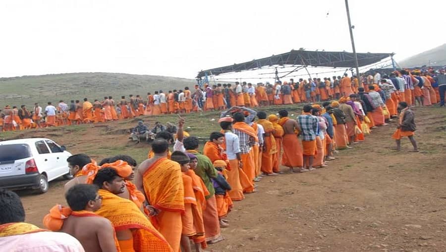 ಚಿಕ್ಕಮಗಳೂರು: ದತ್ತಪೀಠಕ್ಕೆ ಹಿಂದೂ ಅರ್ಚಕರನ್ನು ನೇಮಿಸಿದ ರಾಜ್ಯ ಸರ್ಕಾರ