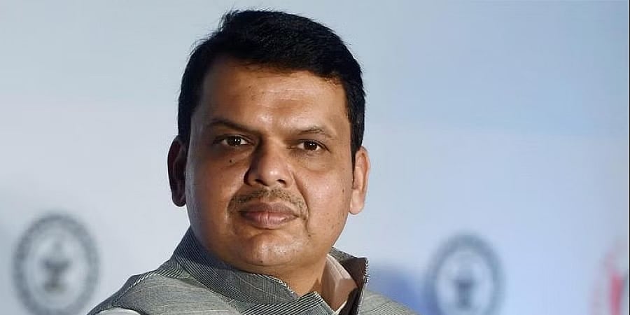 "ಕರ್ನಾಟಕದಲ್ಲಿ ಮಹಾರಾಷ್ಟ್ರದ ಬಸ್, ಟ್ರಕ್ಗಳ ಮೇಲೆ ದಾಳಿ ಕುರಿತು ಅಮಿತ್ ಶಾಗೆ ತಿಳಿಸುತ್ತೇನೆ": ಫಡ್ನವೀಸ್