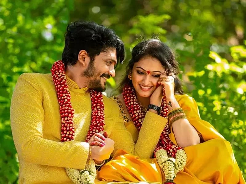ನಿಶ್ಚಿತಾರ್ಥದ ಹಲವು ಫೋಟೋಗಳನ್ನು ಸೋಷಿಯಲ್ ಮೀಡಿಯಾದಲ್ಲಿ ಶೇರ್ ಮಾಡಿಕೊಂಡಿದ್ದಾರೆ.
