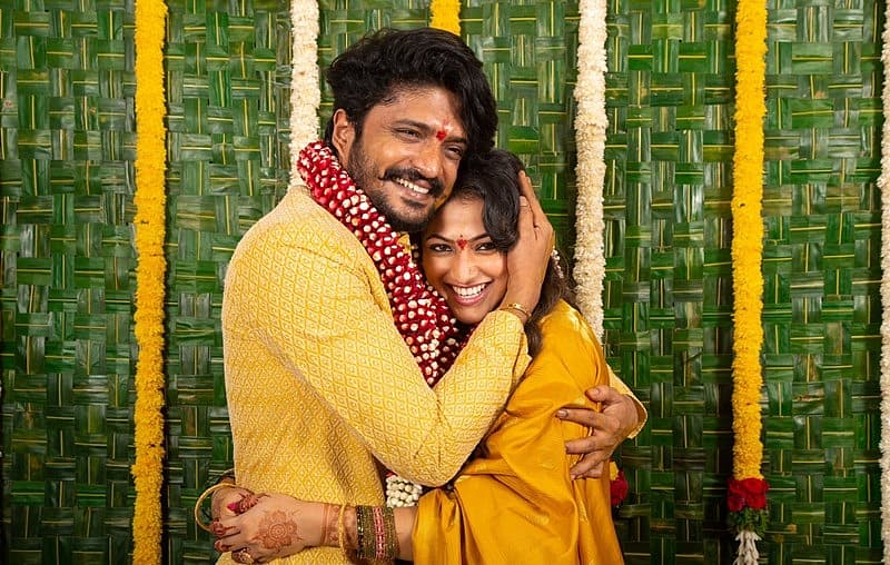 ಕಳೆದ ಕೆಲ ವರ್ಷಗಳಿಂದ ಪ್ರೀತಿಸುತ್ತಿದ್ದ ಈ ಜೋಡಿ ತಮ್ಮ ಸಂಬಂಧವನ್ನು ಗೌಪ್ಯವಾಗಿಟ್ಟಿದ್ದರು