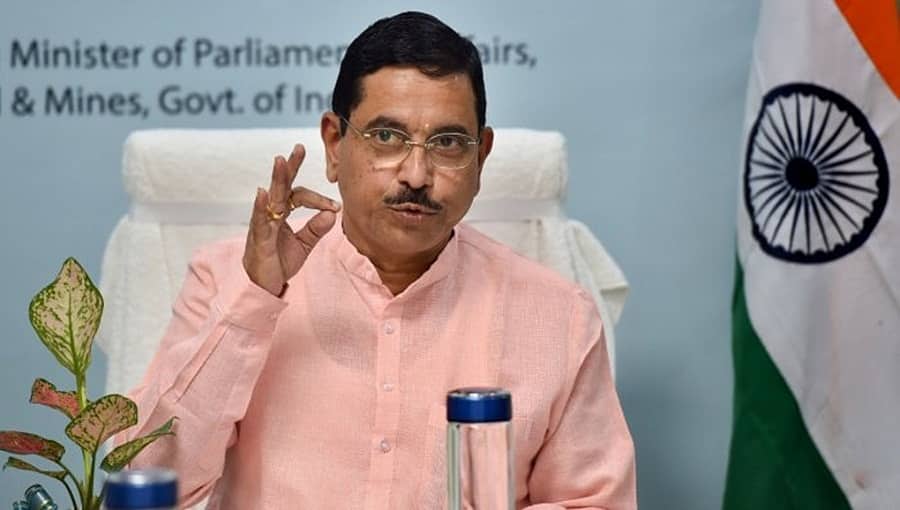 ಪರಮೇಶ್ವರ್ ಶಿಕ್ಷಣ ಸಂಸ್ಥೆ ED ದಾಳಿ ಹಿಂದೆ ಕಾಂಗ್ರೆಸ್ ನಾಯಕರ ಕೈವಾಡ: ಕೇಂದ್ರ ಸಚಿವ ಪ್ರಹ್ಲಾದ್ ಜೋಶಿ ಹೊಸ 'ಬಾಂಬ್'