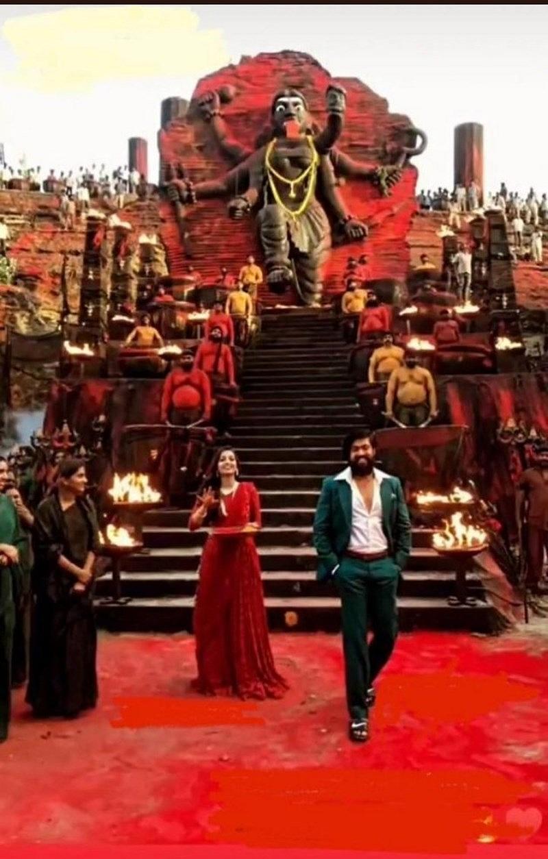 ನಟ ಯಶ್ ಮತ್ತು ನಟಿ ಶ್ರೀನಿಧಿ ಕೆಜಿಎಫ್ ಚಿತ್ರದಲ್ಲಿ