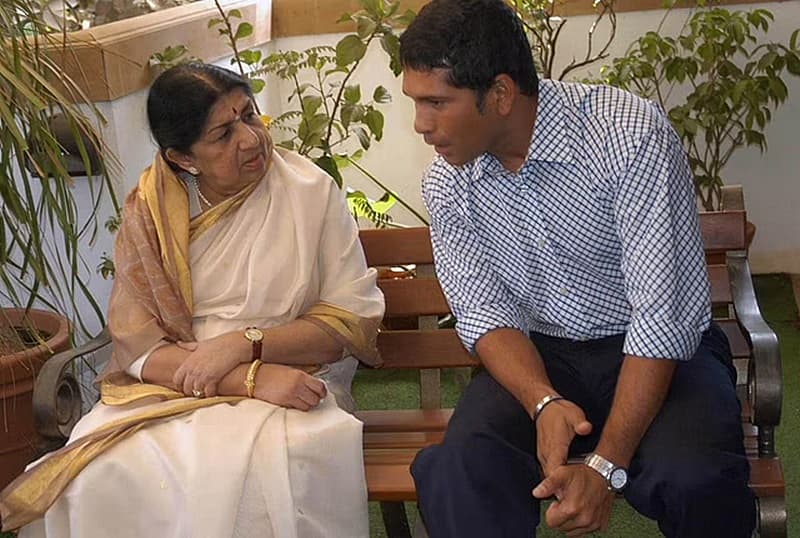 ಕ್ರಿಕೆಟ್ ದಿಗ್ಗಜ ಸಚಿನ್ ತೆಂಡೂಲ್ಕರ್ ಗೂ ಲತಾ ದೀದಿಗೂ ವಿಶೇಷ ನಂಟು ಇತ್ತು.