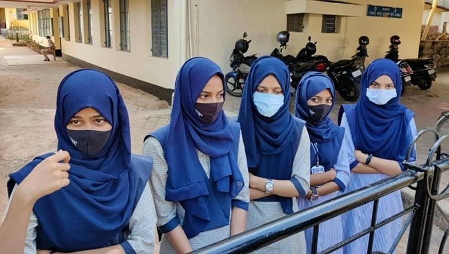 ಹಿಜಾಬ್ ಇಸ್ಲಾಂನ ಅತ್ಯಗತ್ಯ ಭಾಗವಲ್ಲ; ಸರ್ಕಾರದ ಆದೇಶ ಕಾನೂನುಬದ್ಧ: ಹೈಕೋರ್ಟ್ ಮಹತ್ವದ ತೀರ್ಪು ಪ್ರಕಟ