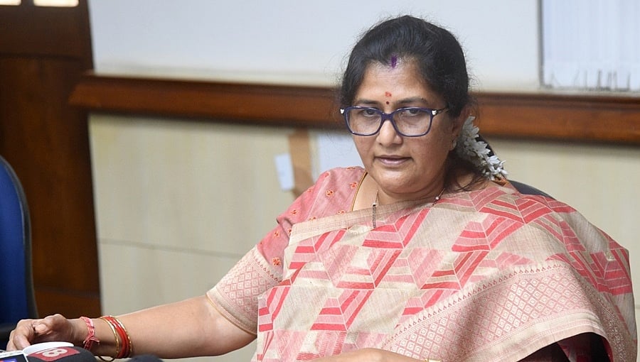 ದೇವಸ್ಥಾನಗಳ ಭೂಮಿ ಒತ್ತುವರಿದಾರರ ವಿರುದ್ದ ಕಠಿಣ ಕ್ರಮ: ಸಚಿವೆ ಶಶಿಕಲಾ ಜೊಲ್ಲೆ