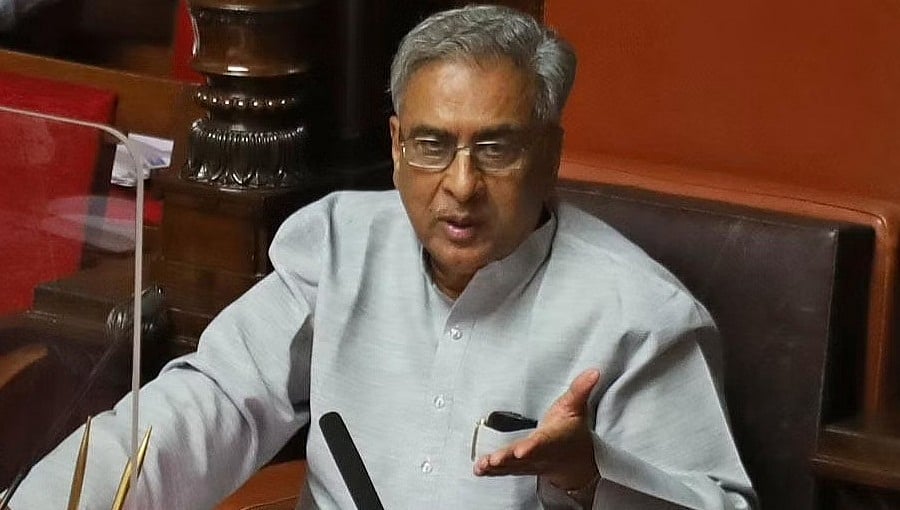ರಾಷ್ಟ್ರ ಲಾಂಛನ ದುರ್ಬಳಕೆ: ಬಸವರಾಜ ಹೊರಟ್ಟಿ ವಿರುದ್ಧ ನೋಟಿಸ್ ಜಾರಿ
