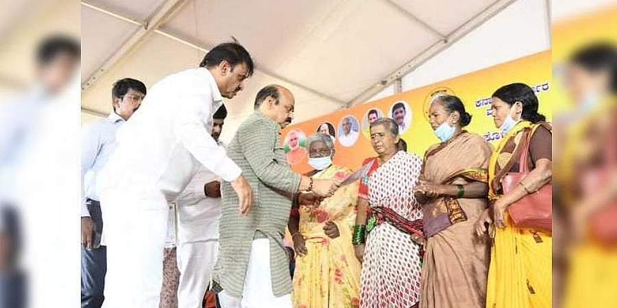 ಕೊಳೆಗೇರಿ ನಿವಾಸಿಗಳಿಗೆ 1 ಲಕ್ಷ ಮನೆ ನಿರ್ಮಾಣ: ಸಿಎಂ ಬೊಮ್ಮಾಯಿ