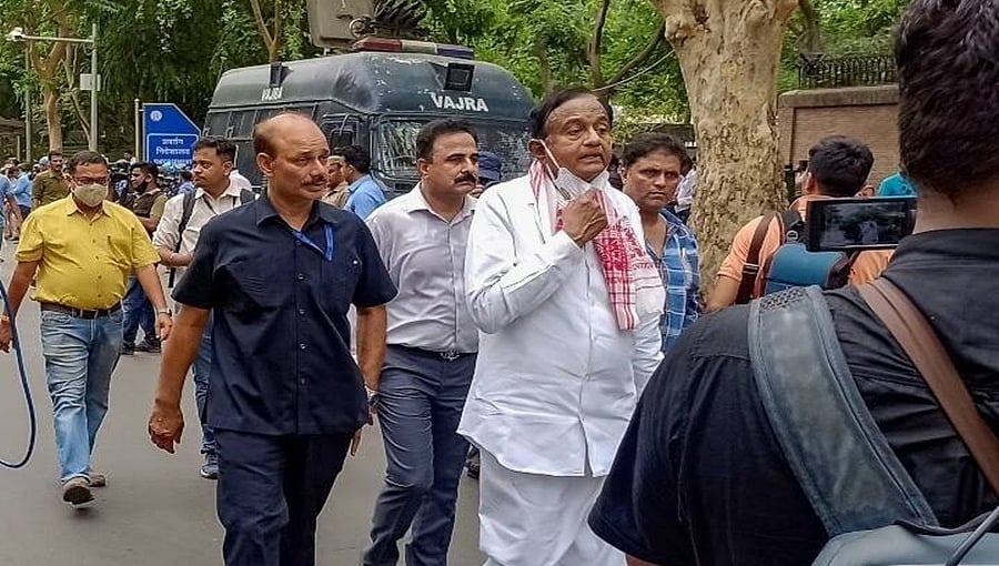 ಚಿದಂಬರಂ ಪಕ್ಕೆಲುಬು ಮುರಿತ: ಪೊಲೀಸರ ಥಳಿತದಿಂದ ಉಂಟಾದ ಗಾಯವೆಂದು ಕಾಂಗ್ರೆಸ್ ಆರೋಪ