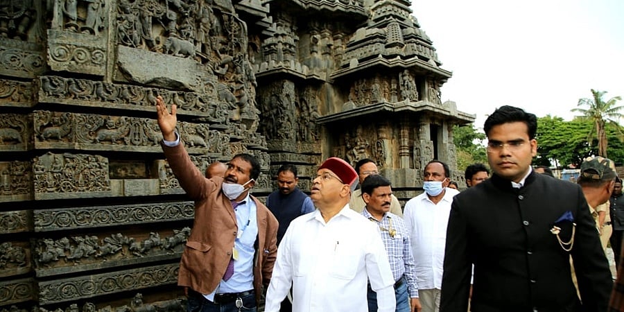 ಹಾಸನ: ಪ್ರಸಿದ್ಧ ಹೊಯ್ಸಳ ದೇವಾಲಯಕ್ಕೆ ರಾಜ್ಯಪಾಲ ಥಾವರ್ ಚಂದ್ ಗೆಹ್ಲೋಟ್ ಭೇಟಿ