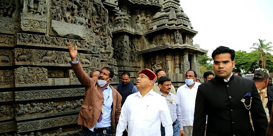 ಹಾಸನ: ಪ್ರಸಿದ್ಧ ಹೊಯ್ಸಳ ದೇವಾಲಯಕ್ಕೆ ರಾಜ್ಯಪಾಲ ಥಾವರ್ ಚಂದ್ ಗೆಹ್ಲೋಟ್ ಭೇಟಿ