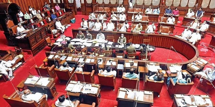 ಕರ್ನಾಟಕ ವಿಧಾನ ಪರಿಷತ್ ಚುನಾವಣೆ: ಬಿಜೆಪಿ, ಜೆಡಿಎಸ್ ತಪ್ಪುಗಳಿಂದ ಕಾಂಗ್ರೆಸ್ ಗೆ ಲಾಭ