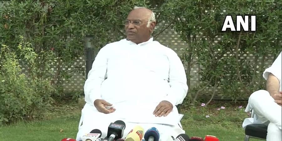ಮಹಾರಾಷ್ಟ್ರ ಸರ್ಕಾರ ಅಸ್ಥಿರತೆಗೆ ಬಿಜೆಪಿ ಪ್ರಯತ್ನ- ಮಲ್ಲಿಕಾರ್ಜುನ ಖರ್ಗೆ