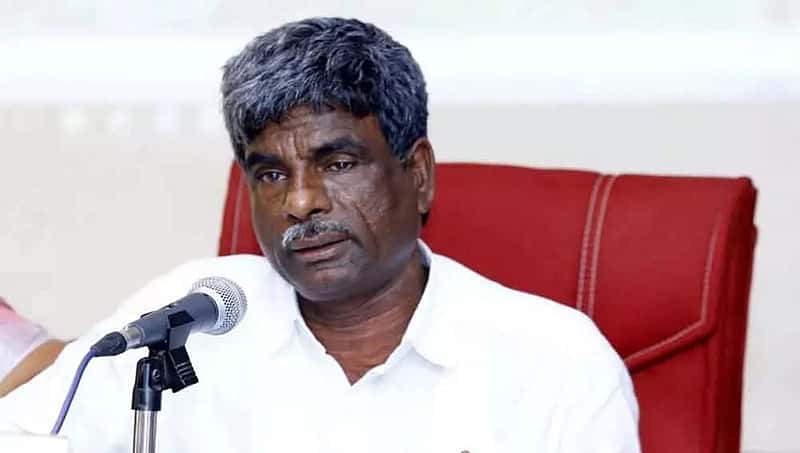 ‘ಚಿಂತನೆಗಳಿಲ್ಲದ ಬಿಜೆಪಿಯವರಿಗೆ ವಾಟ್ಸಾಪ್ ಯೂನಿವರ್ಸಿಟಿಯ ಸುಳ್ಳುಗಳೇ ಮೂಲ’