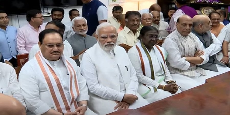 ರಾಷ್ಟ್ರಪತಿ ಚುನಾವಣೆ: ಪ್ರಧಾನಿ ಮೋದಿ ಸೇರಿ ಉನ್ನತ ನಾಯಕರ ಸಮ್ಮುಖದಲ್ಲಿ ದ್ರೌಪದಿ ಮುರ್ಮು ನಾಮಪತ್ರ ಸಲ್ಲಿಕೆ