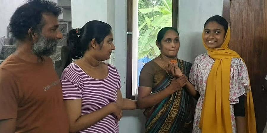ದ್ವಿತೀಯ ಪಿಯು ಪರೀಕ್ಷೆಯಲ್ಲಿ ಉನ್ನತ ಶ್ರೇಣಿಯಲ್ಲಿ ತೇರ್ಗಡೆ: ಹೃದಯ ದಾನಿಯ ಕುಟುಂಬ ಭೇಟಿಯಾದ ವಿದ್ಯಾರ್ಥಿನಿ!