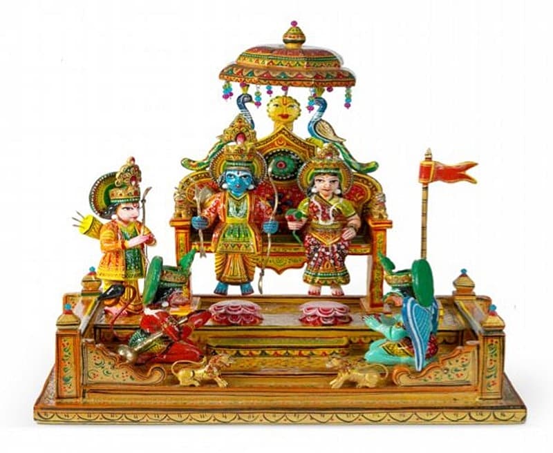 ಇಂಡೋನೇಷ್ಯಾ ಅಧ್ಯಕ್ಷ ಜೋಕೊ ವಿಡೋಡೊ ಅವರಿಗೆ ಪ್ರಧಾನಿ ಮೋದಿ ಅವರು ರಾಮ್ ದರ್ಬಾರ್ ನ್ನು ಉಡುಗೊರೆಯಾಗಿ ನೀಡಿದರು. GI-ಟ್ಯಾಗ್ ಮಾಡಲಾದ ಮೆರುಗೆಣ್ಣೆ ಕಲಾ-ರೂಪವು ಉತ್ತರ ಪ್ರದೇಶದ ದೇವಾಲಯದ ಪಟ್ಟಣವಾದ ವಾರಣಾಸಿಯಲ್ಲಿ ಮೂಲವನ್ನು ಹೊಂದಿದೆ.