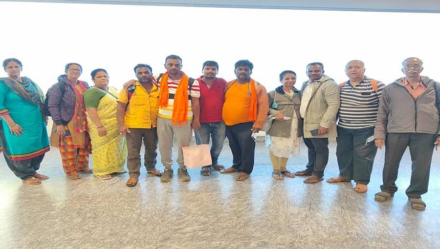 ಅಮರನಾಥದಲ್ಲಿ ಮೇಘಸ್ಪೋಟ: ಸುರಕ್ಷಿತವಾಗಿ ಬೆಂಗಳೂರು ತಲುಪಿದ ಕರ್ನಾಟಕದ 11 ಜನರ ತಂಡ